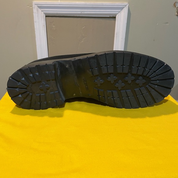 Refurbished Gucci Loafers - Picture 4 of 8